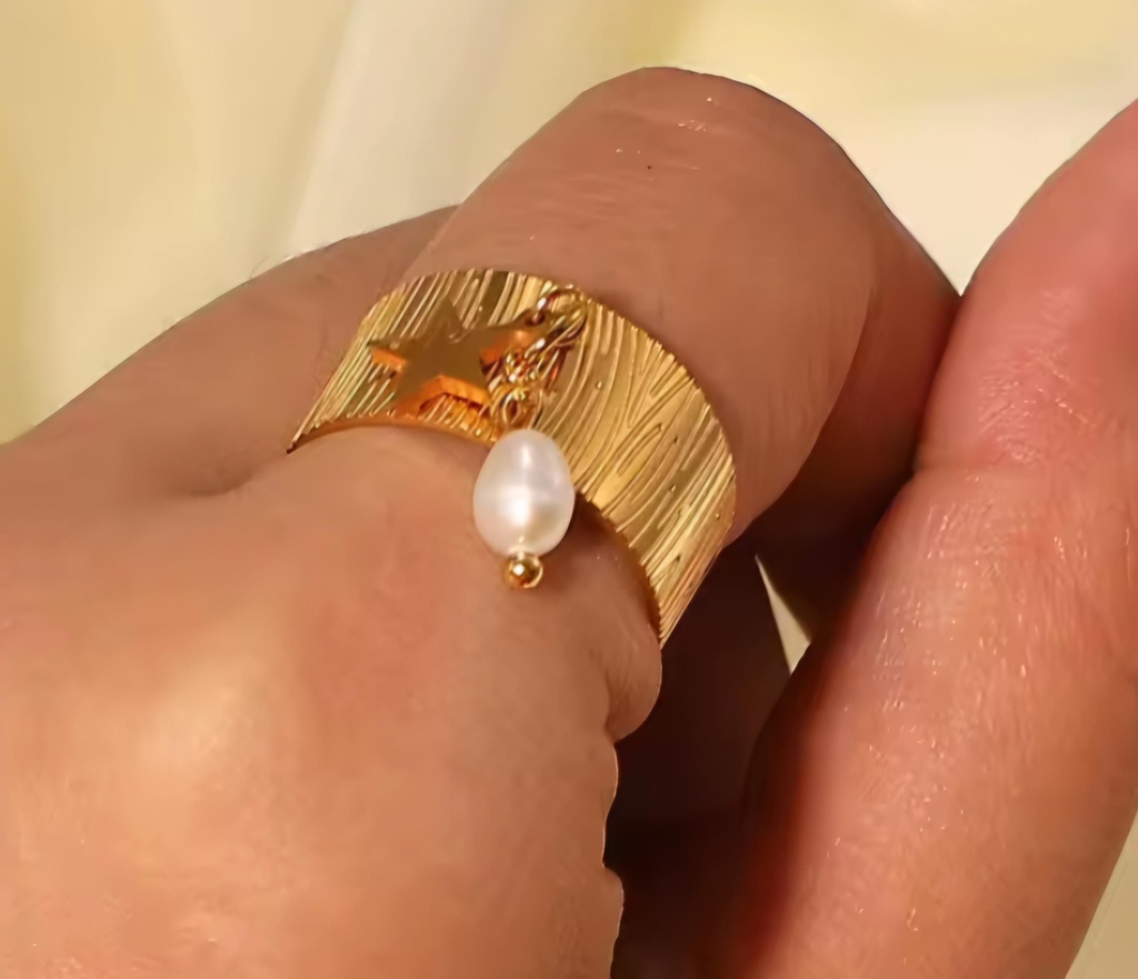 Bague "perle pendante"