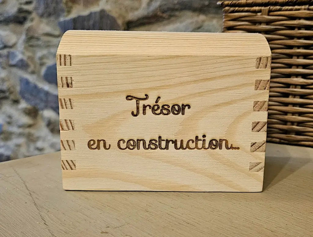 Tirelire personnalisée en bois