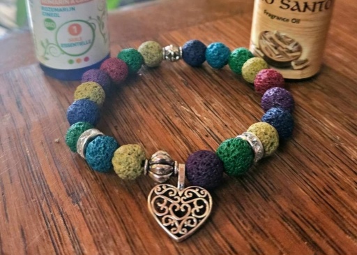 Bracelet "protection & senteur" pierre de lave colorée